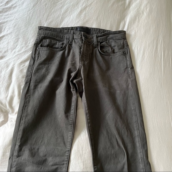 J Brand Kane Slim Jeans in a Size 30 - Picture 8 of 11